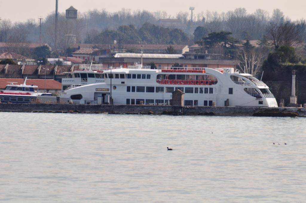 La Rosa Del Garda Apartamento Peschiera del Garda Exterior foto